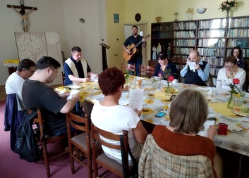 Charitním dobrovolníkům bylo uděleno požehnání