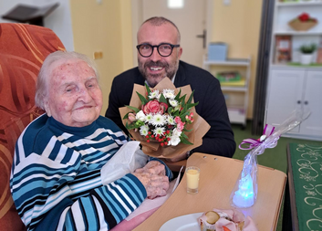 Klientky oslavily stoleté životní jubileum